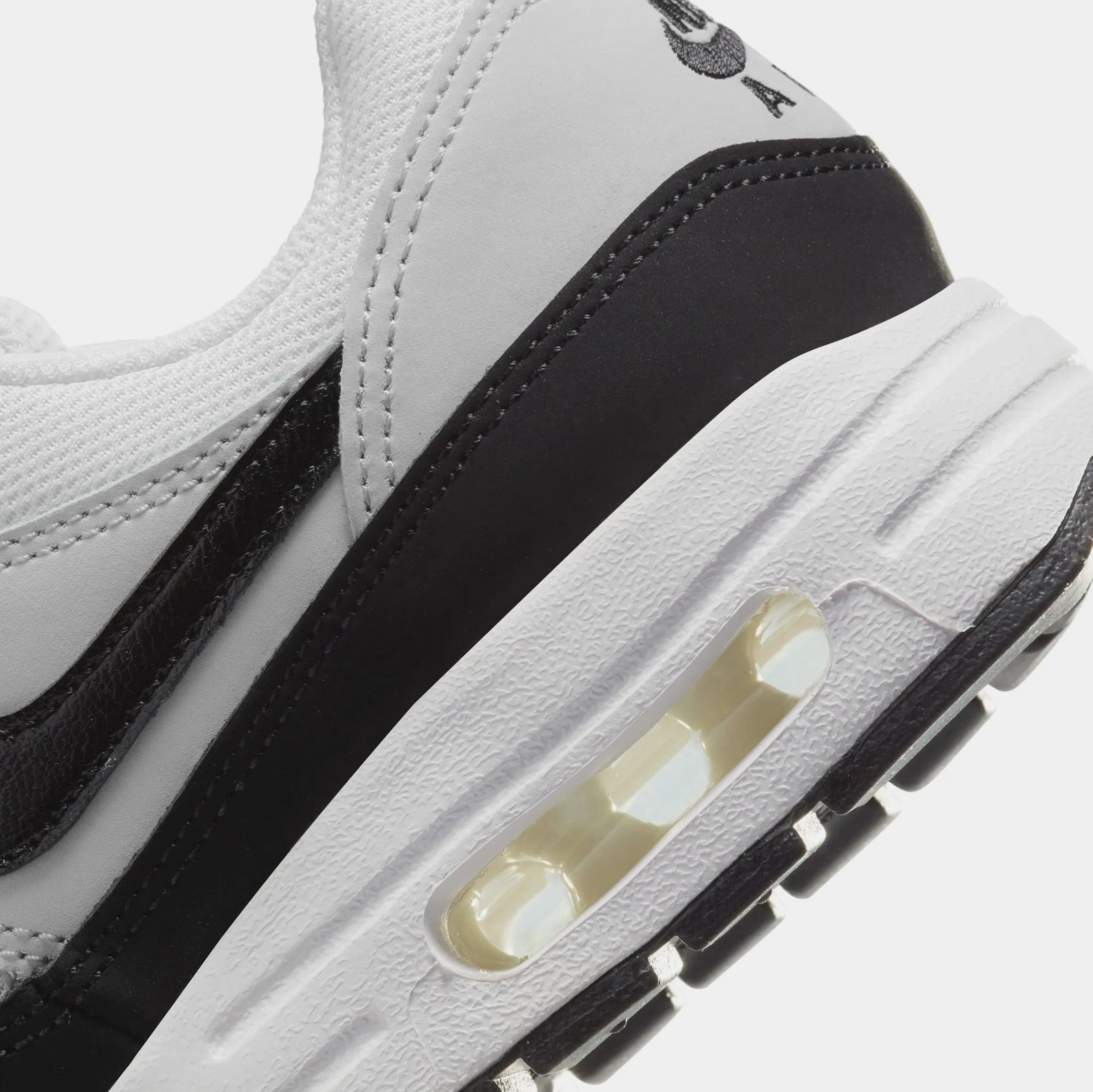 Air Max 1 Grade School Lifestyle Shoes (White/Pure Platinum/Black)