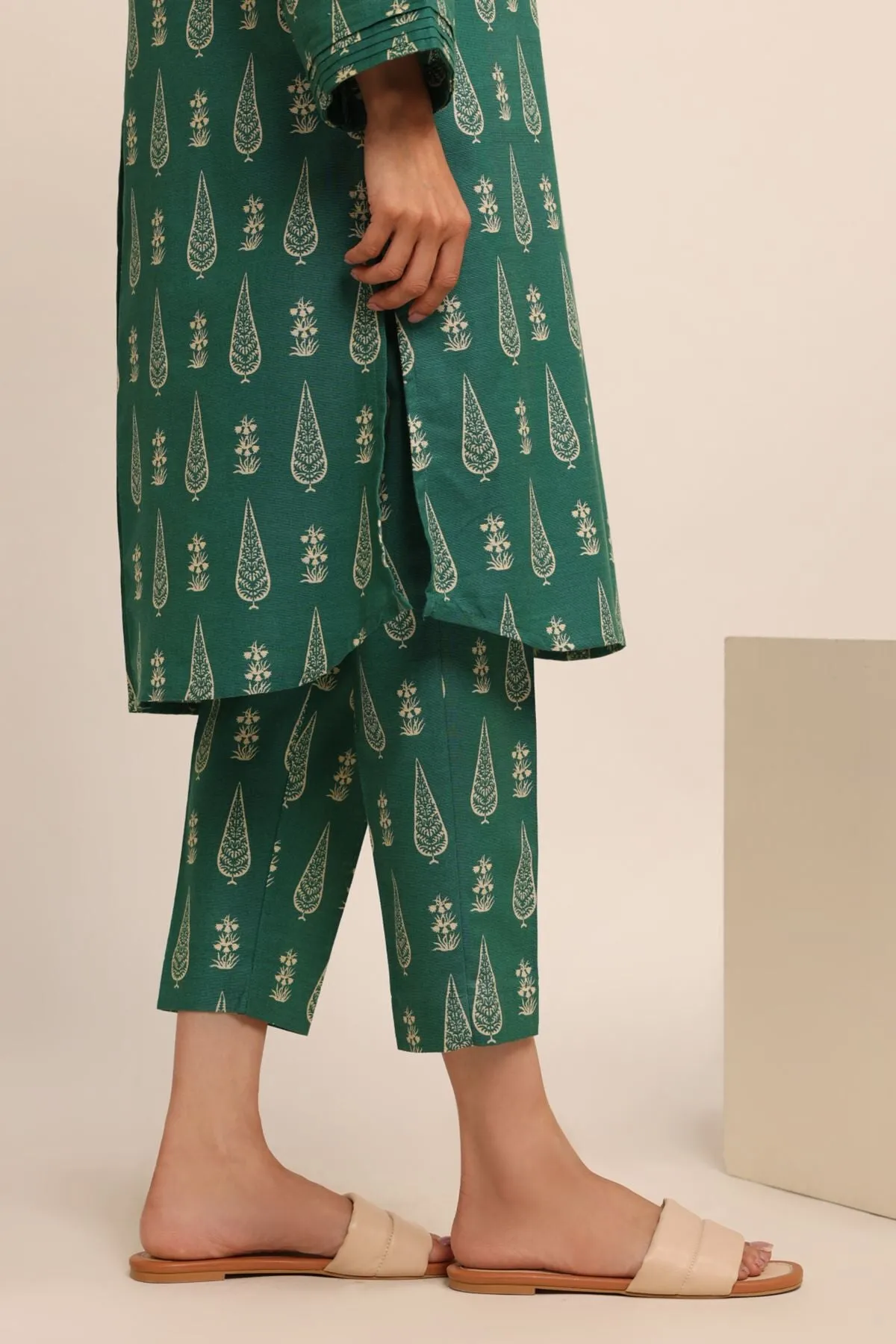 Khaadi Green Classic Khaddar 2-Piece Suit